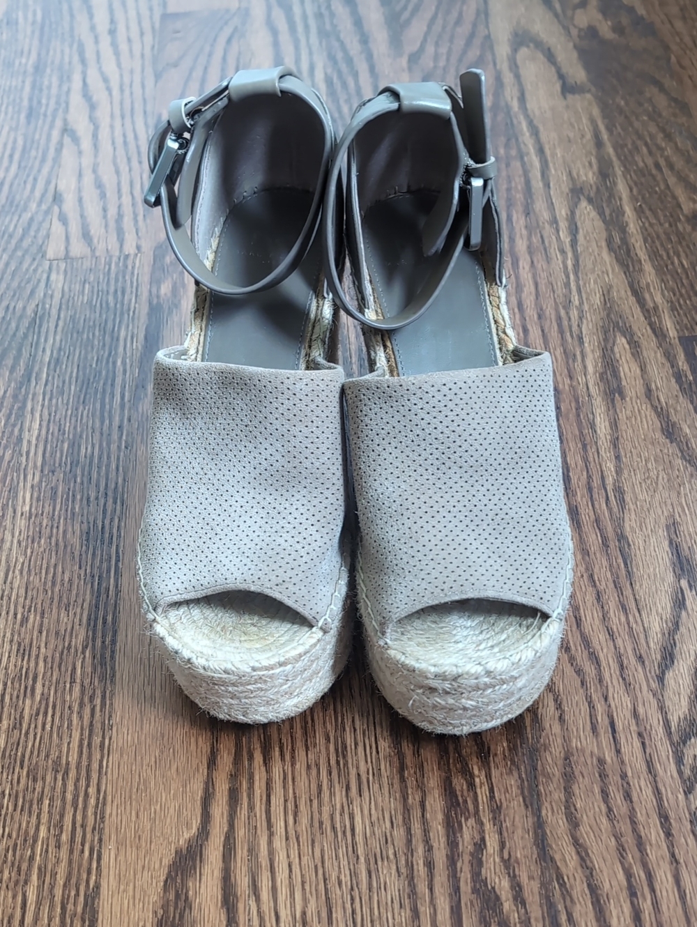 Marc Fisher Womens Espadrille Wedge Peep-Toe Sandals in Taupe
